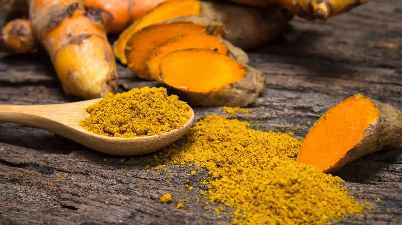 Turmeric-Powder-and-Curcumin- Powder